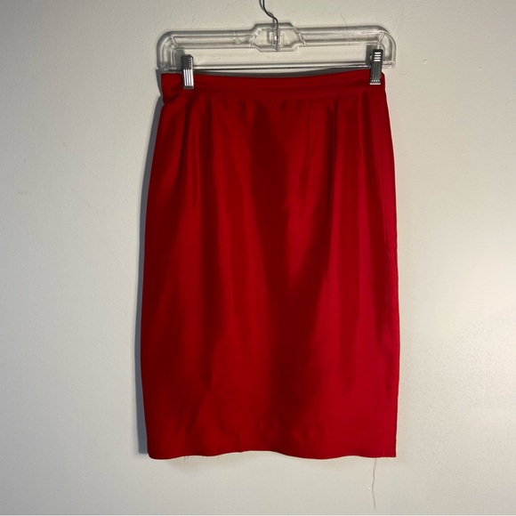 Vintage women’s skirt 100% silk Christmas red size 6 - Picture 3 of 9